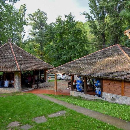 Poljoprivredno Turisticko Domacinstvo Deguric Appartement Valjevo Buitenkant foto