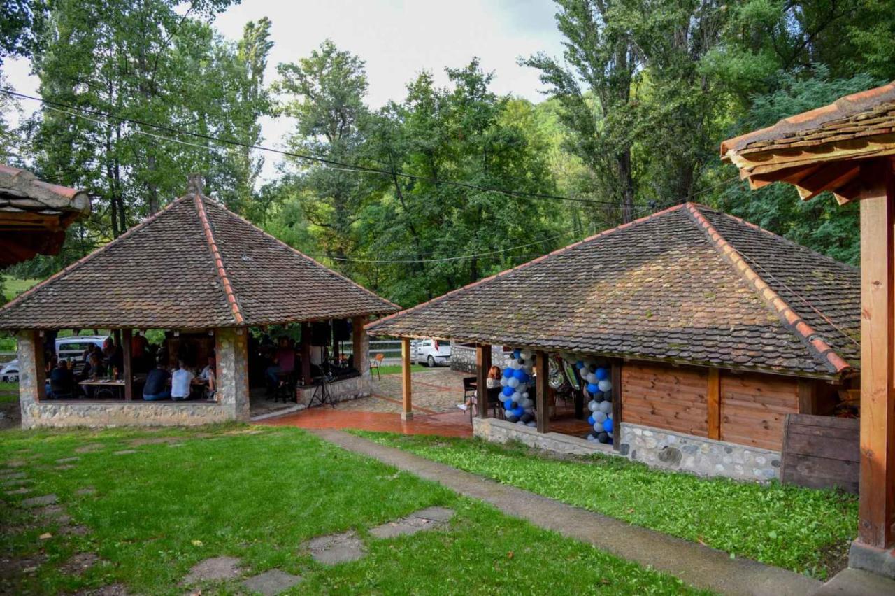 Poljoprivredno Turisticko Domacinstvo Deguric Appartement Valjevo Buitenkant foto